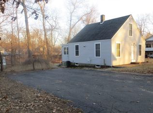 67 Lakeview St, Southwick, MA 01077