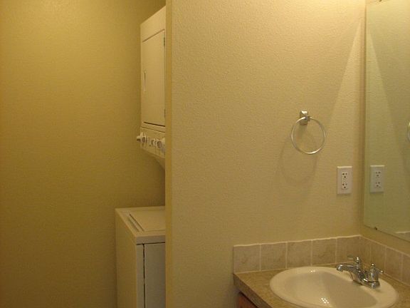 Downstair Laundry/Bathroom