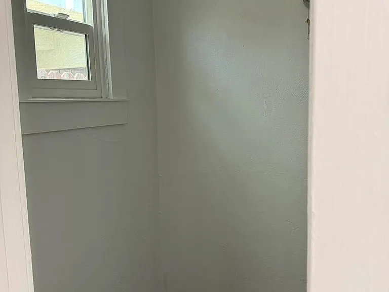 1750 E 1st St #5 — Photo 8