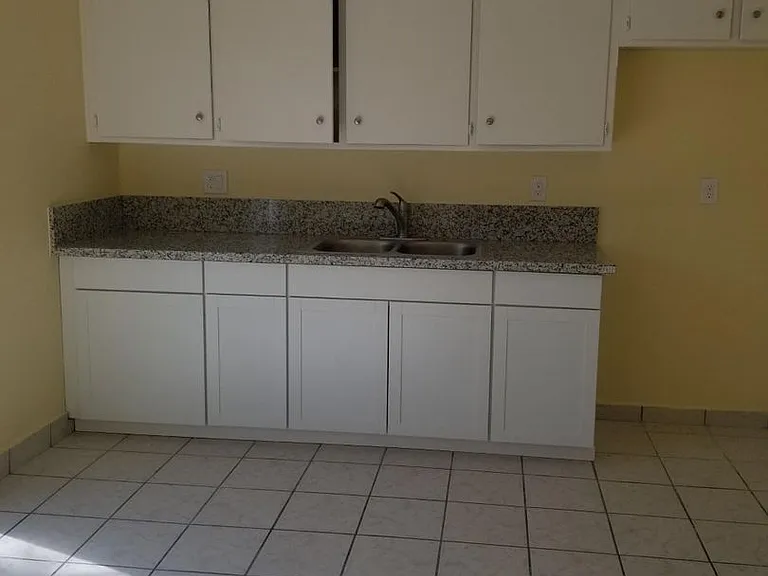 1808 W Rumble Rd — Photo 6