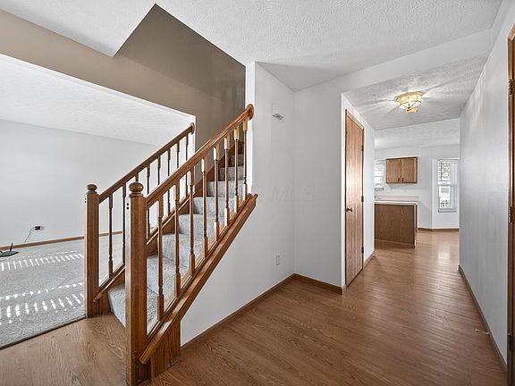 2nd image of 191 Knowlton Ct