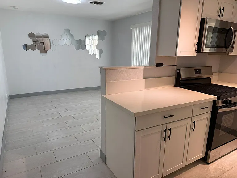 200 Ramsey St — Photo 3