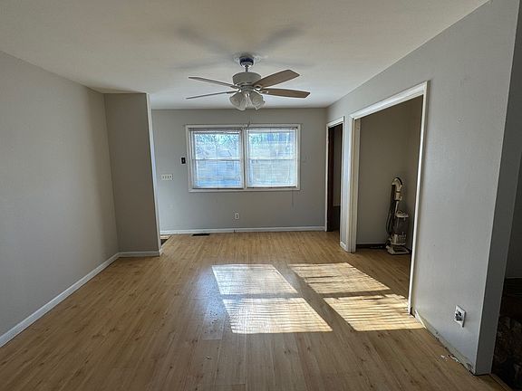 4th image of 601 N Main St