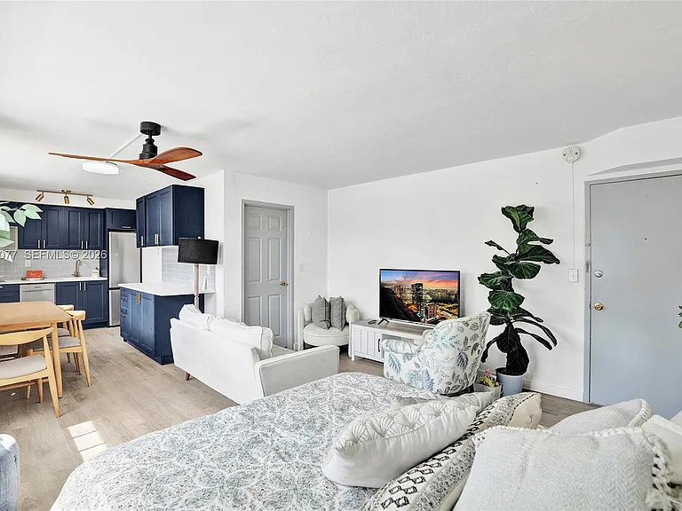 6484 Indian Creek Dr #208 — Photo 4