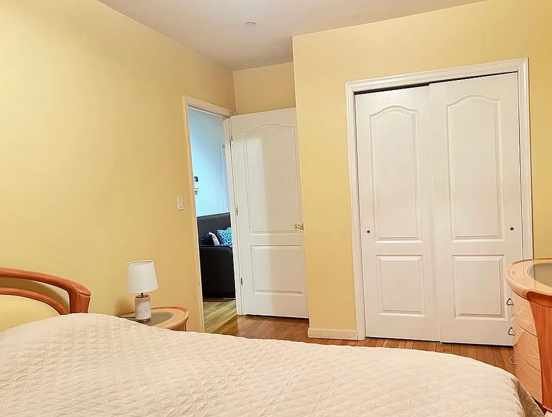 Building Photo - 1428 Bath Ave #2E