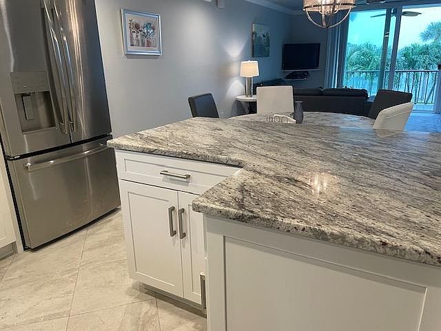 1st image of 7401 Bay Island Dr S