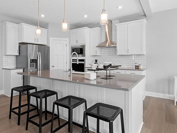 3rd image of 792 Frickwood Dr