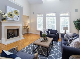 6321 Mission Pl, Charlotte, NC 28210
