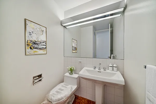 Rented by Vector New York, LLC | media 19