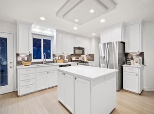 21124 Glenwood Ave, Maple Ridge, BC V2X 8K5