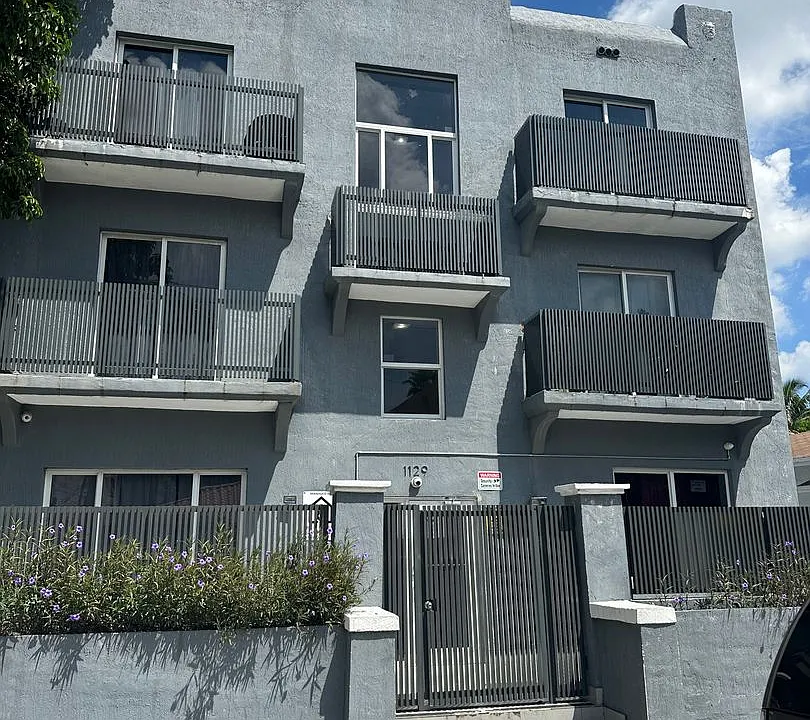 1129 NW 3rd St
