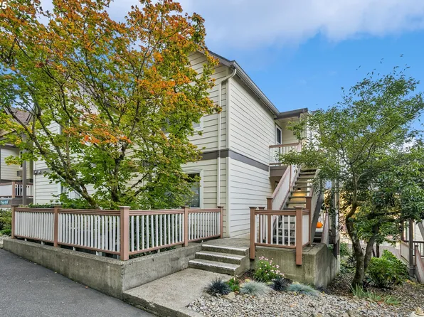 20080 Larkspur Ln APT 50, West Linn, OR 97068