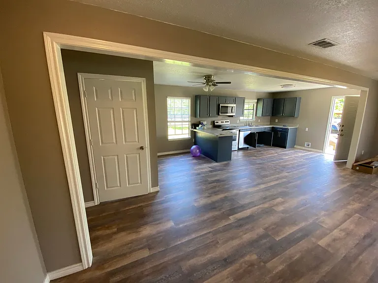 1502 Daffan Ave — Photo 15