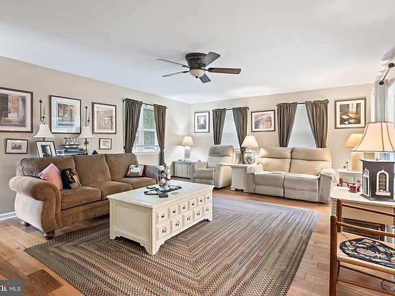 5th image of 112 Sunnyfield Dr