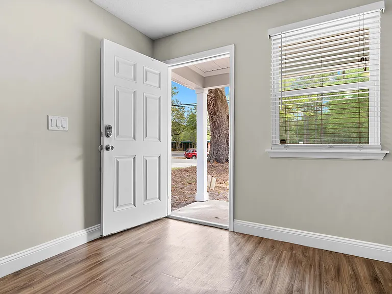 4056 Grant Rd — Photo 2