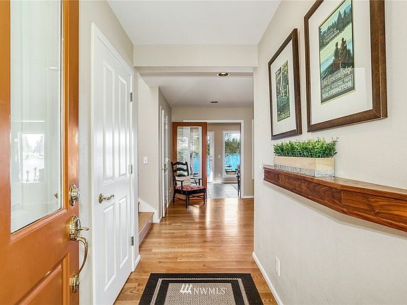 5th image of 11325 E Lake Joy Drive NE
