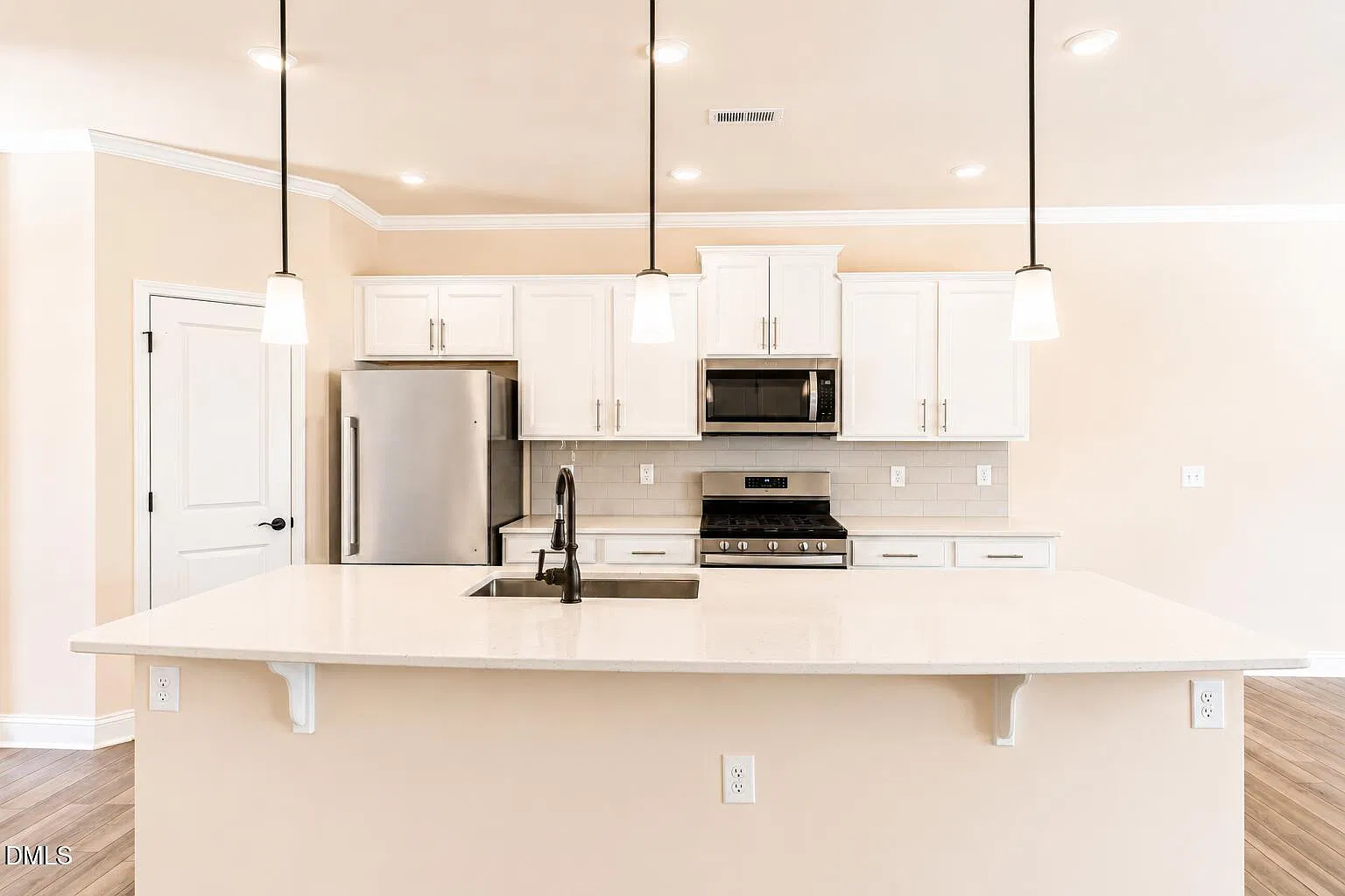Studio, 3.0 bath, 2956 sqft, $2,595 — Photo 3