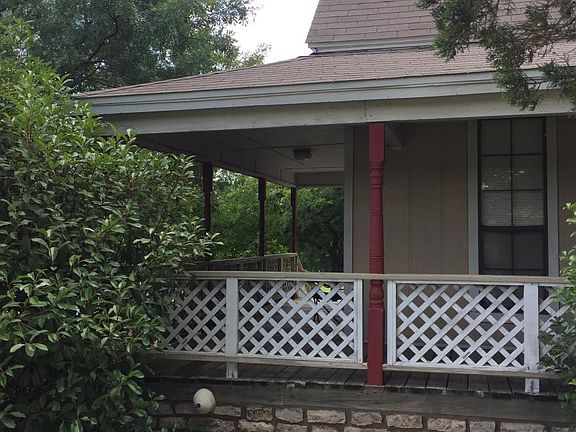 2nd image of 724 N Houston St