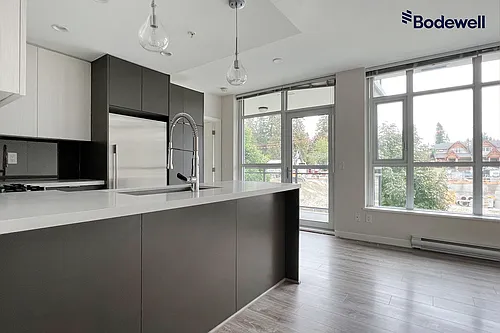 711 Breslay St #301 Photo 1