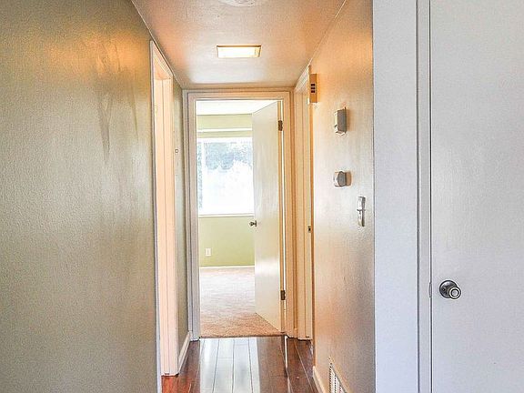 5th image of 541 Morse Ave APT D
