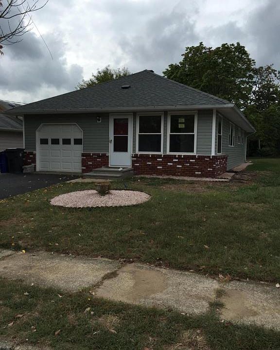 1st image of 16 Mount Fairweather Ln