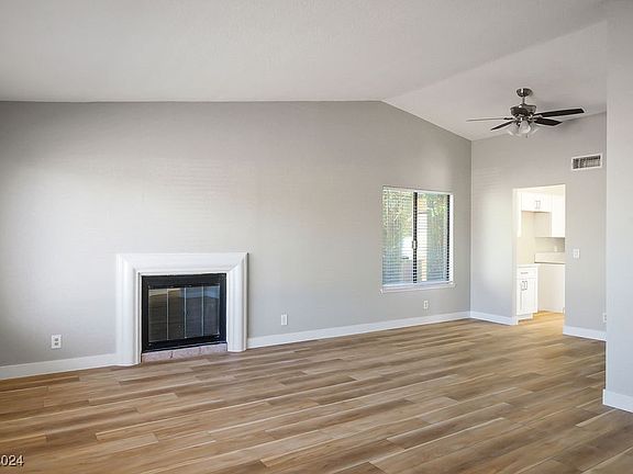 3rd image of 3119 Cadbury Dr