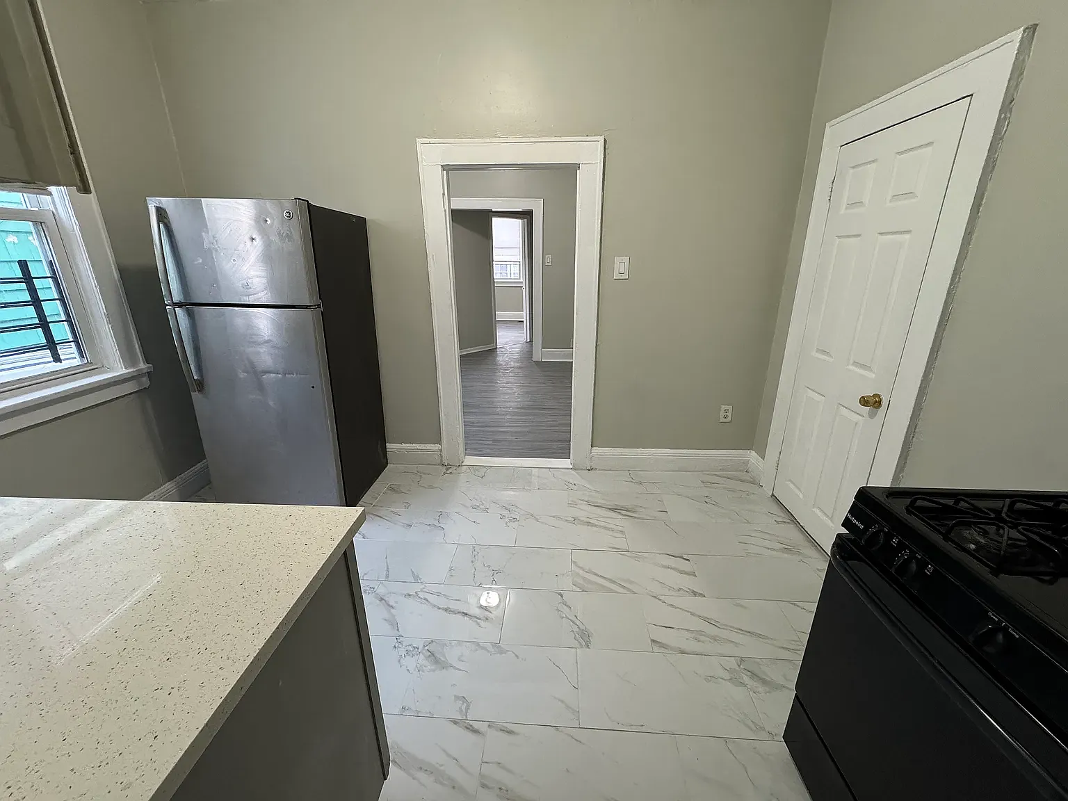 2 bed, 800 sqft, $1,695 — Photo 3