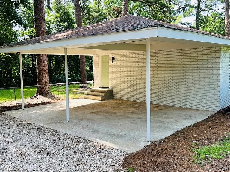 702 E Pinetree Blvd — Photo 8