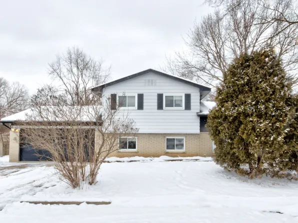 7891 Highland Rd, White Lake, MI 48383