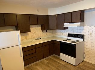 1396 Broadway St #5, Masury, OH 44438