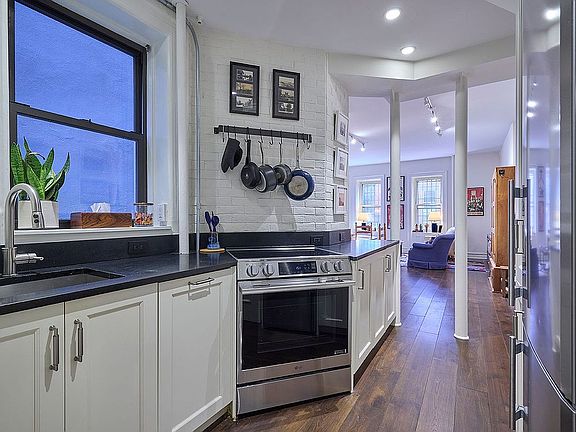 4th image of 227 W 11th St APT 2