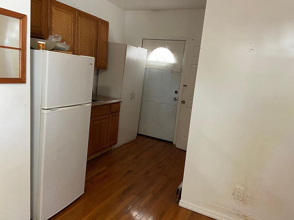 1st image of 451 Roquette Ave