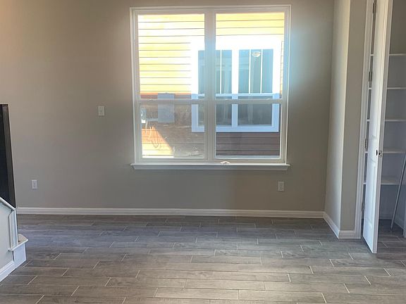 5th image of 1015 Vista View Dr #602