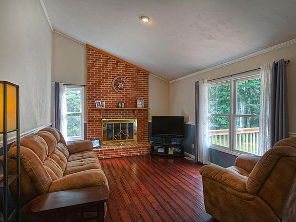 3rd image of 6696 Poages Mill Dr