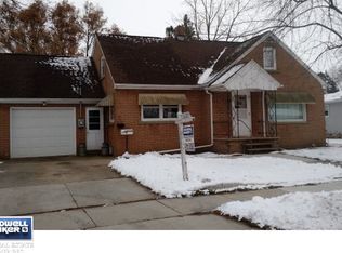647 E Pearl St, Seymour, WI 54165