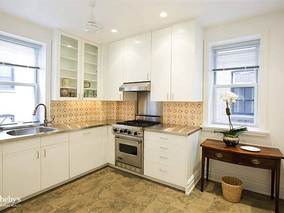 5th image of 55 E 76th St #15