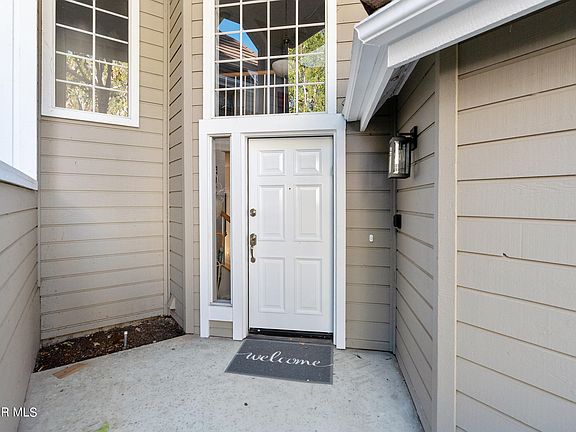 3rd image of 20950 Oxnard St APT 60
