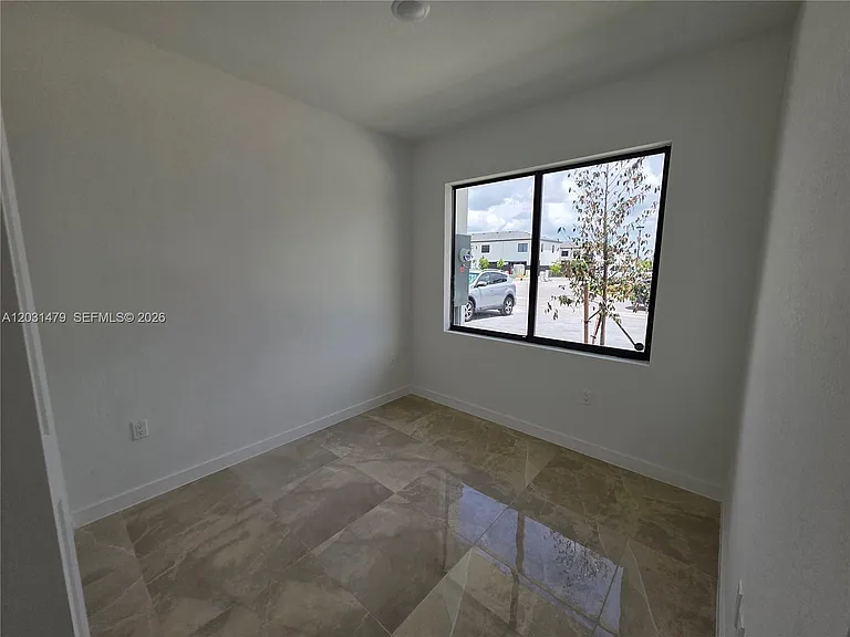 1305 NW 4th Ter #1305 — Photo 6