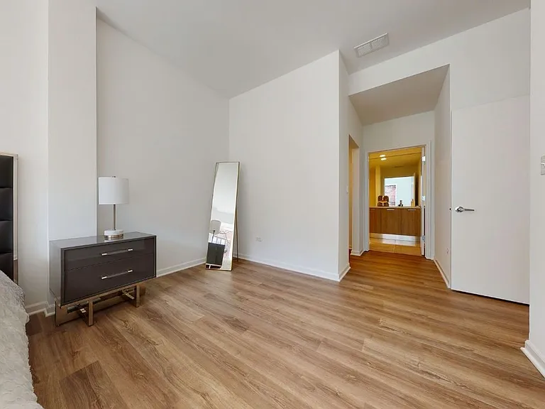 2551 S Wabash Ave #506 — Photo 12