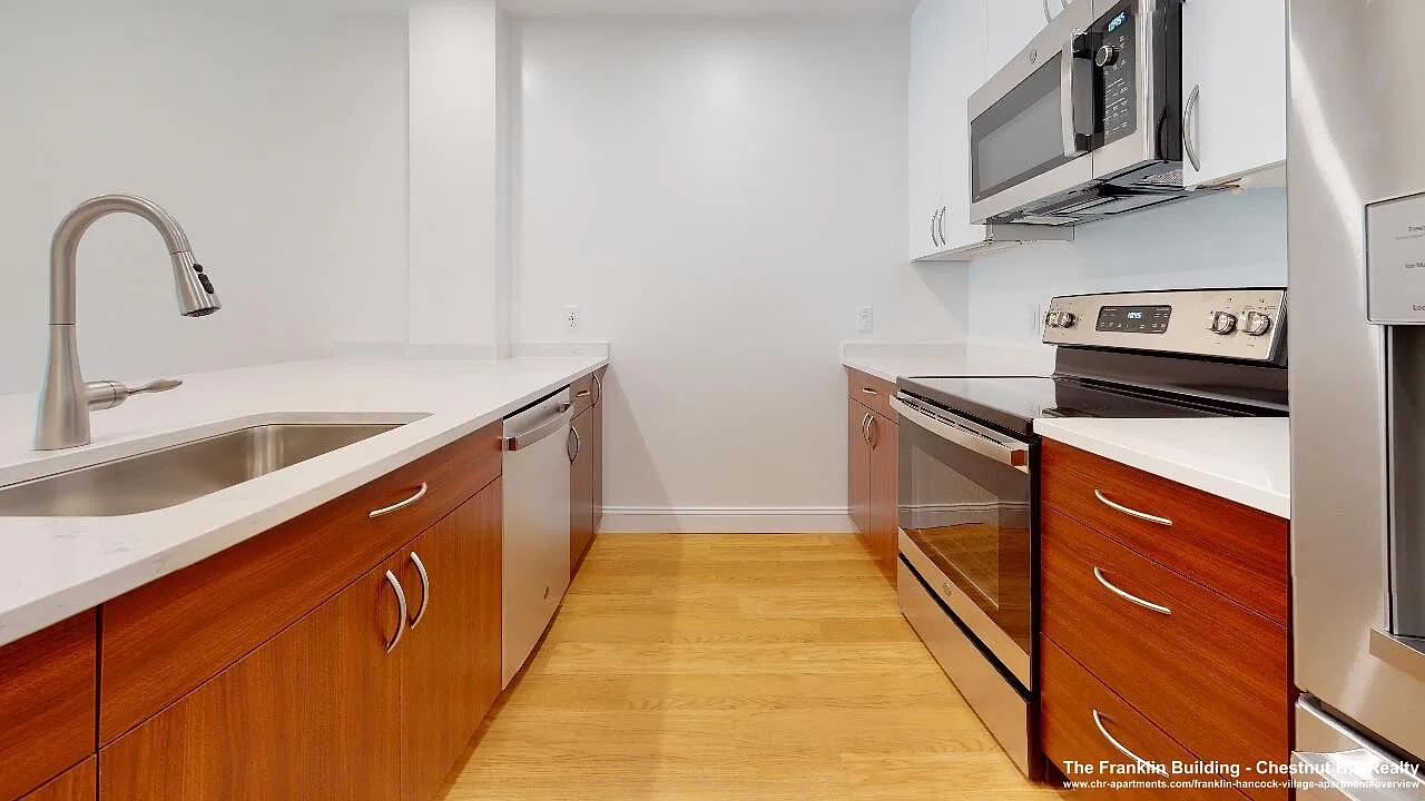 2 bed, 2.5 bath, 1377 sqft, $5,490 — Photo 3