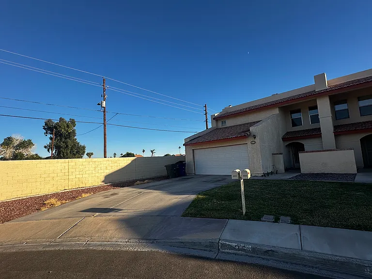 2525 W 12th Pl — Photo 8