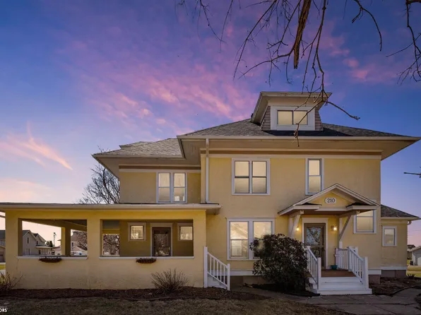 210 3rd St, Melbourne, IA 50162