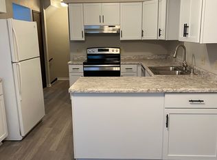 2027 Dixie Dr, Waukesha, WI 53189