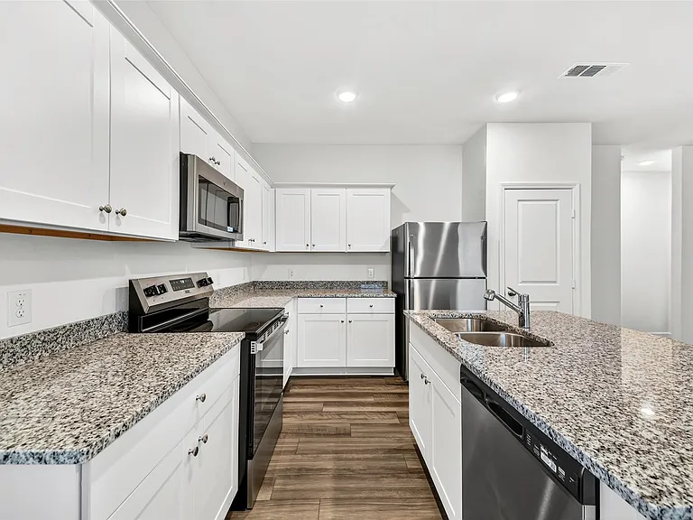 15049 Ronan Dr — Photo 7