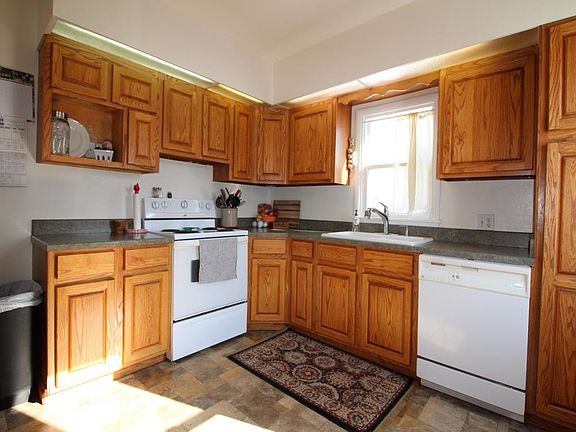 3rd image of 612 N Choteau Ave