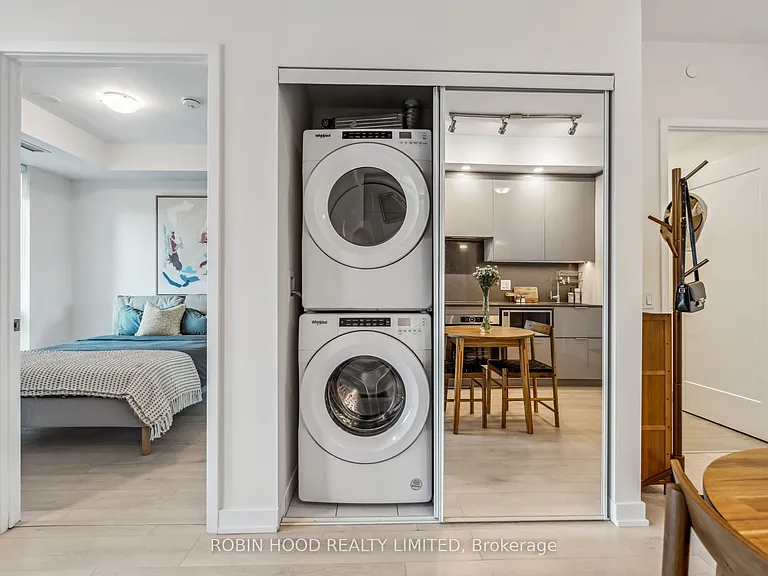 3275 Saint Joseph Blvd #211 — Photo 4