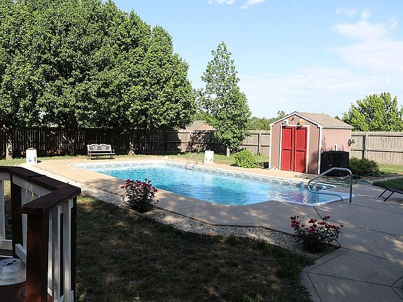 3rd image of 167 S Brenda Ln