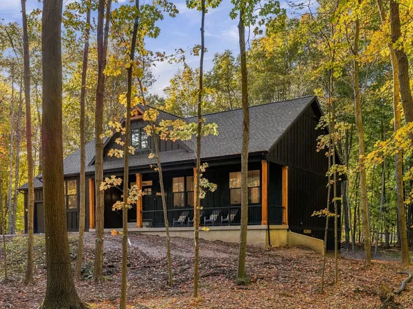 7118 Creekwood Dr, South Haven, MI 49090