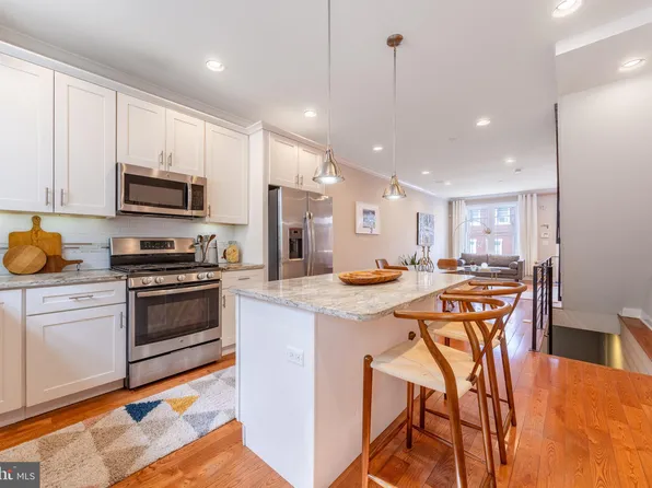 2561 Kern St, Philadelphia, PA 19125
