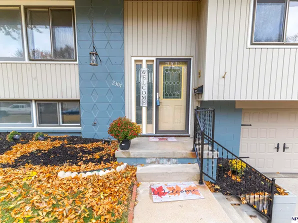 2307 Lloyd St, Bellevue, NE 68005